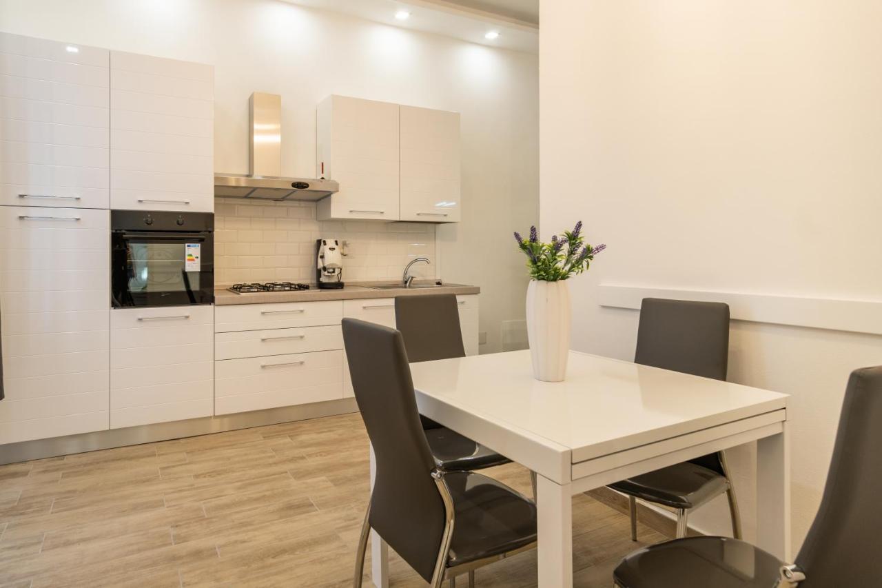 Ilioneo Apartments Naples Luaran gambar
