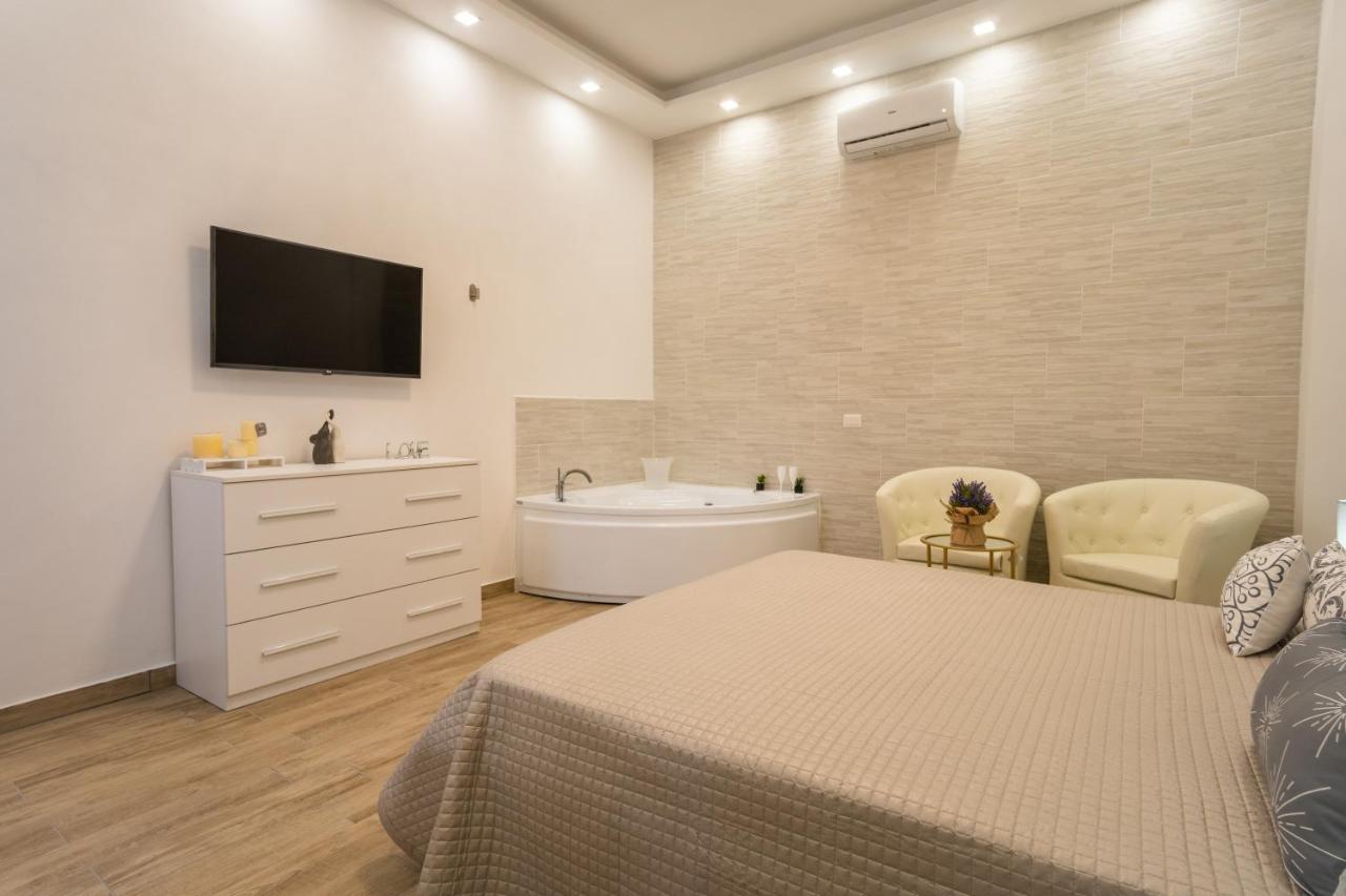 Ilioneo Apartments Naples Luaran gambar