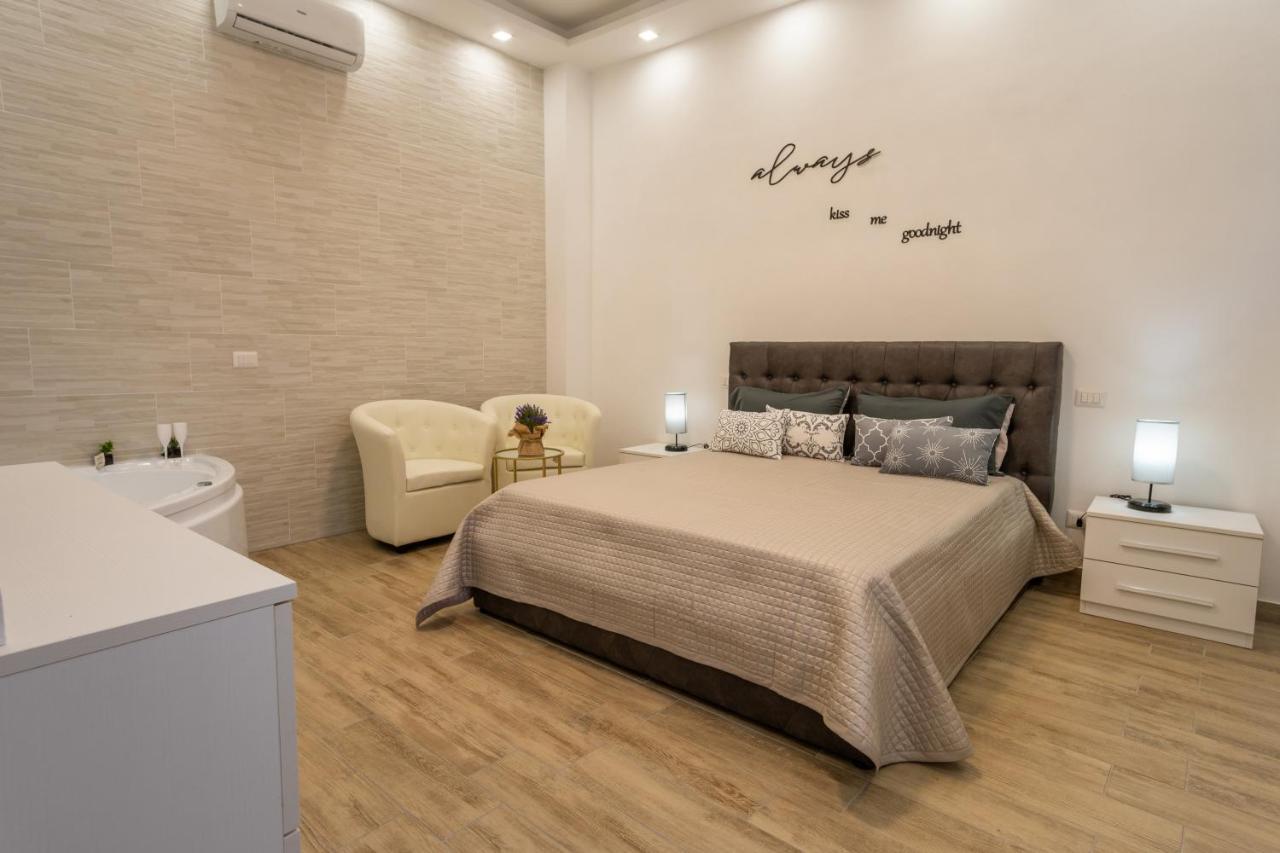 Ilioneo Apartments Naples Luaran gambar