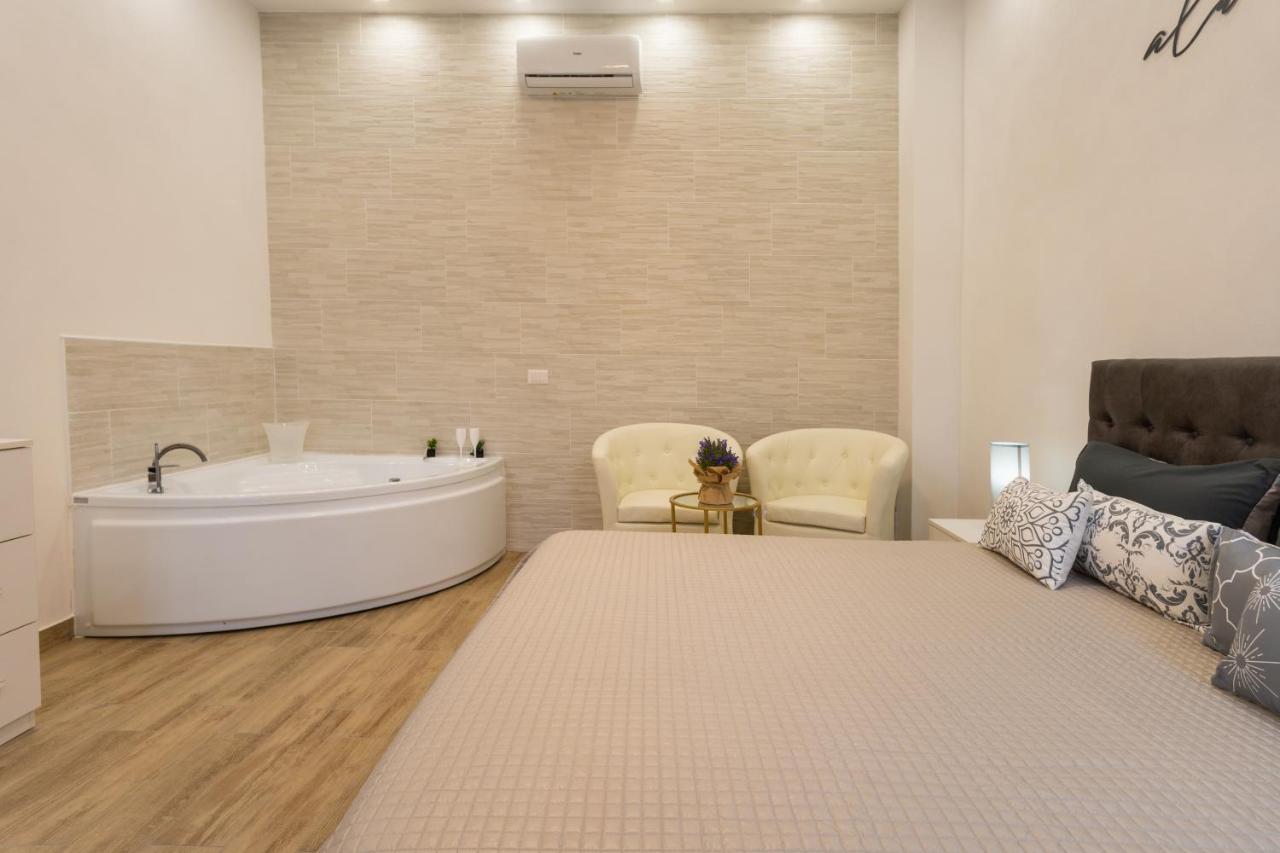 Ilioneo Apartments Naples Luaran gambar